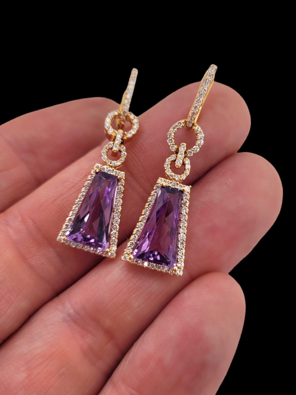 Modern Amethyst and diamond drop earrings
SKU: 7318