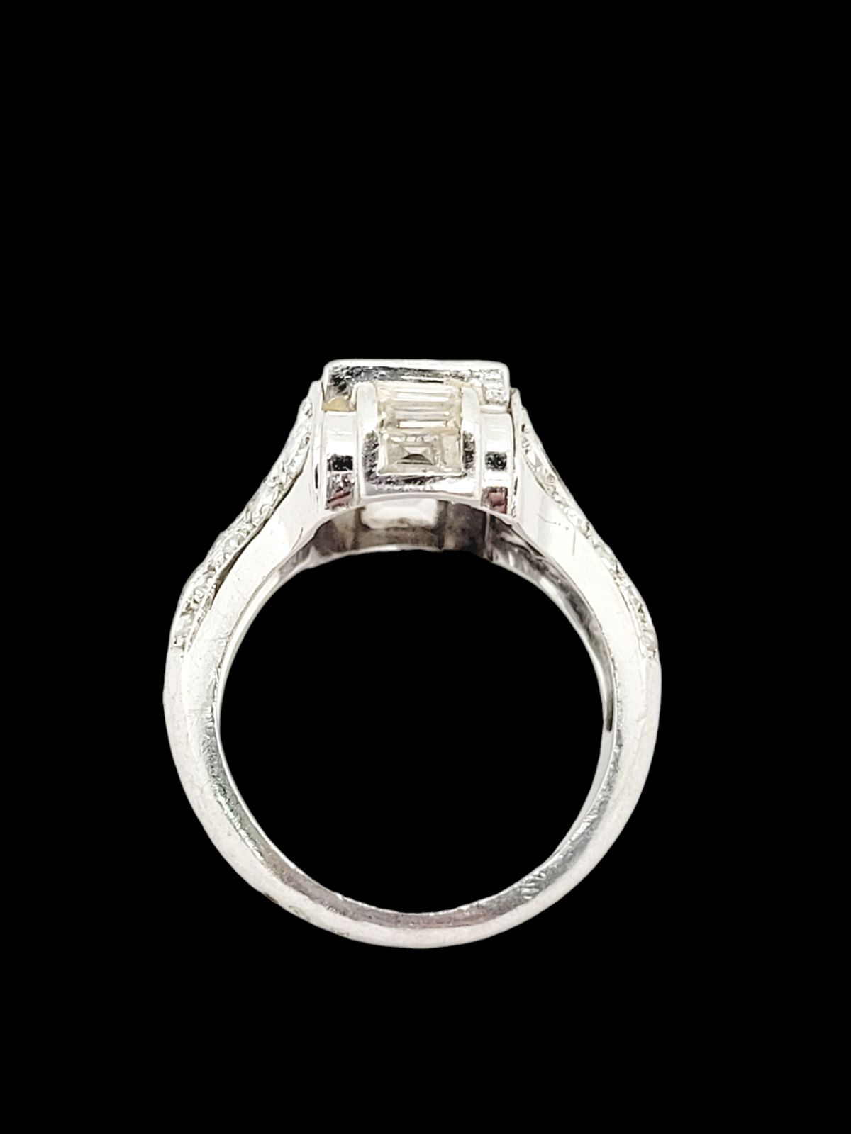Cool French Art Deco ring
SKU: 7460