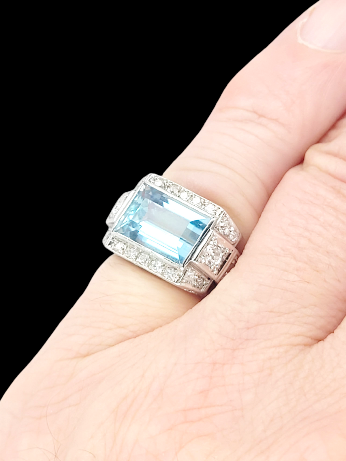 Art deco aquamarine and diamond dress ring
SKU: 7653