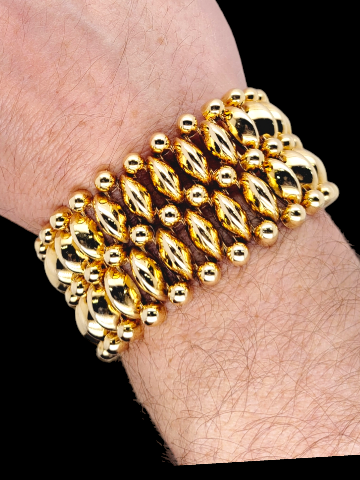 Wide gold tank bracelet
SKU: 7764