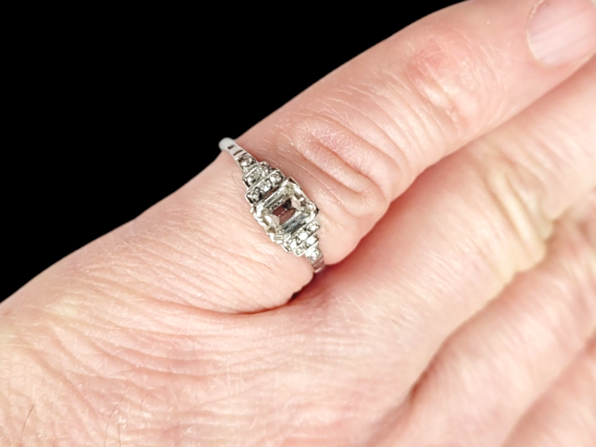 Art deco diamond engagement ring
SKU: 7860