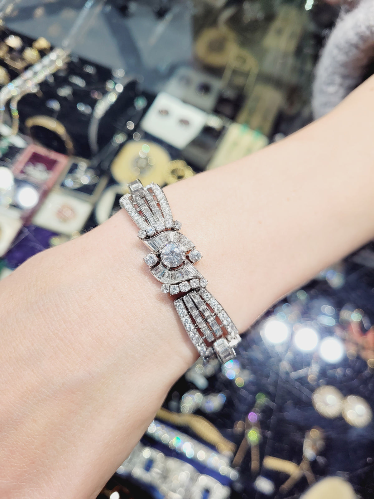 Artdeco diamond and baguette diamond bracelet
SKU: 7352