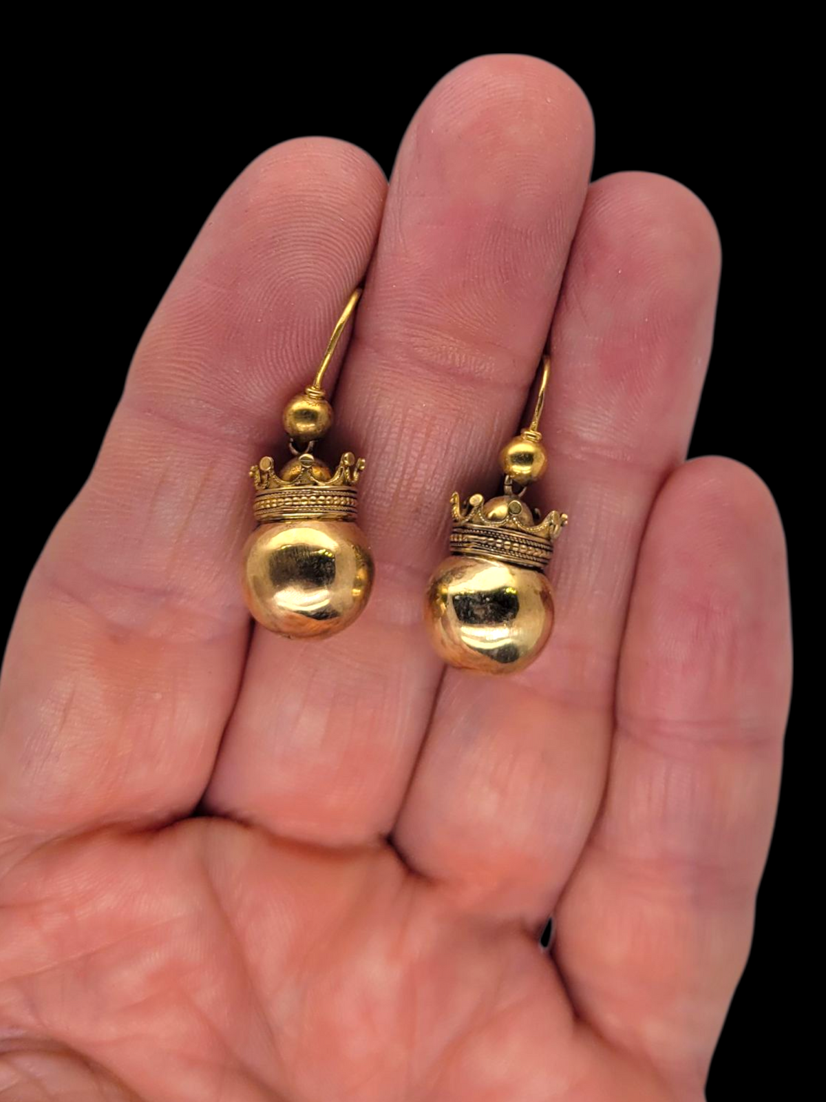 Antique gold coronet and orb drop earrings
SKU: 8360