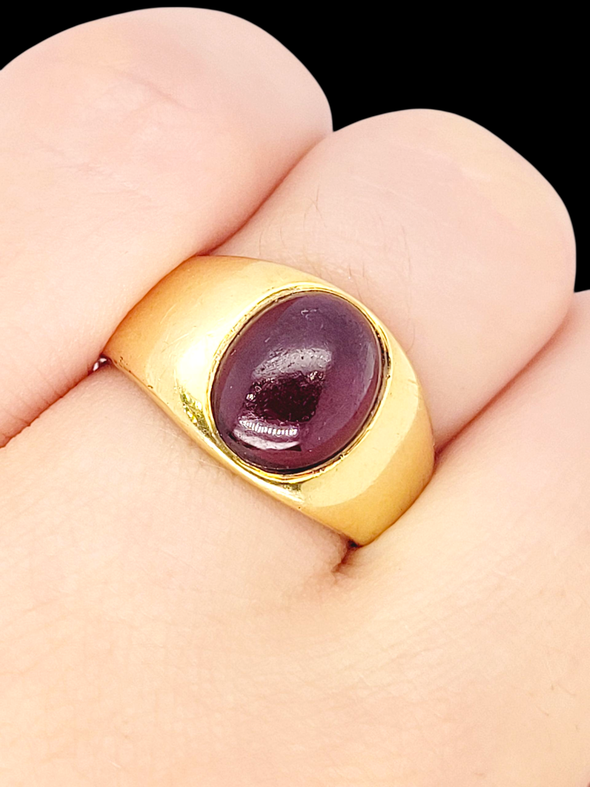 Antique garnet signet ring
SKU: 8404