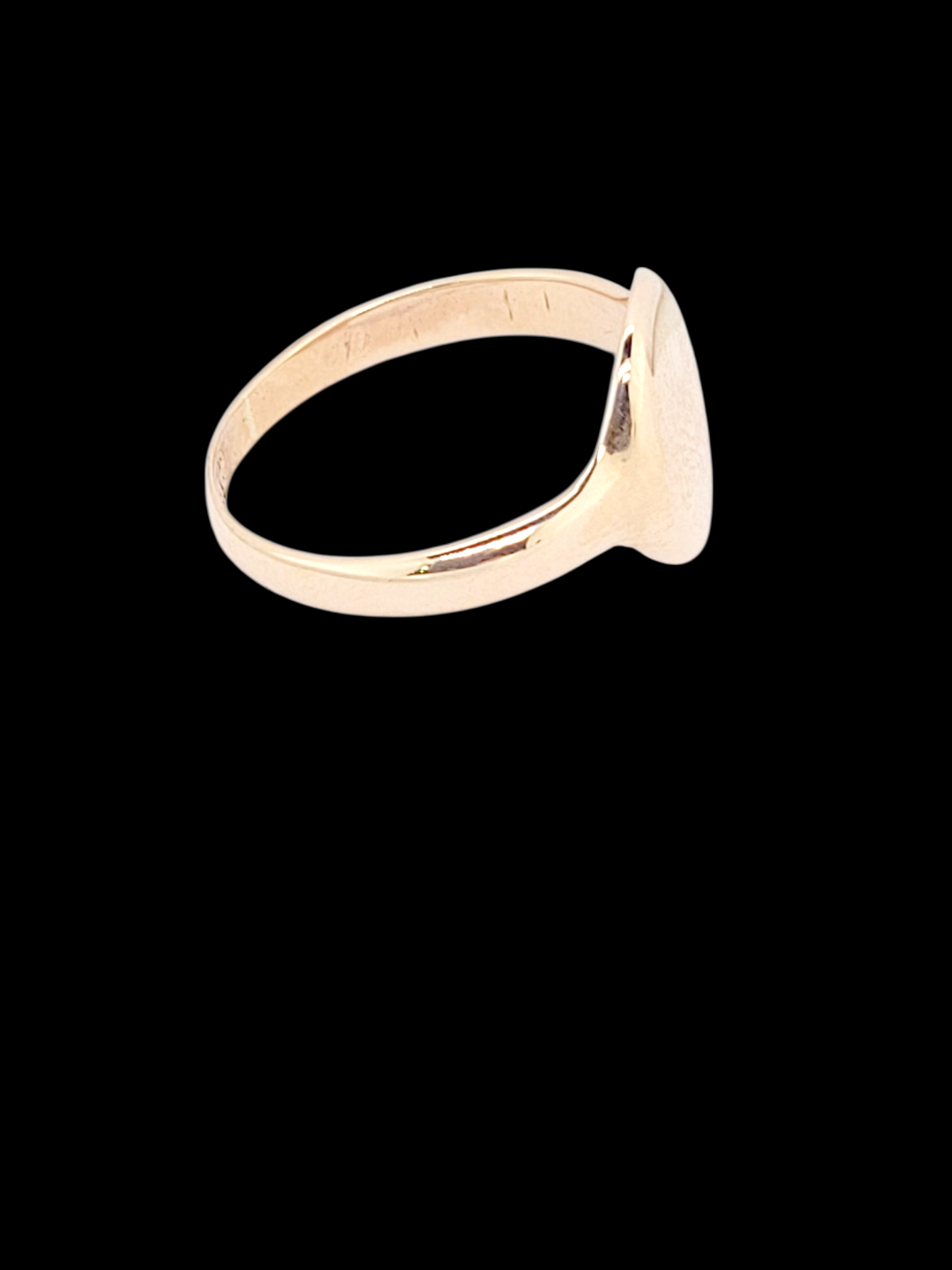 Ladies rose gold signet ring
SKU: 8399