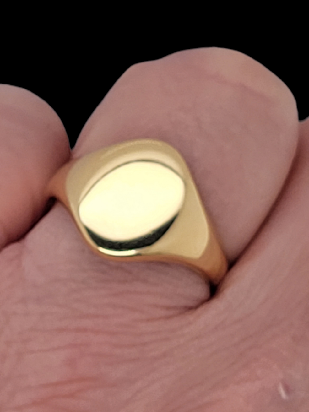 Plain 18ct gold signet ring

SKU: 6597