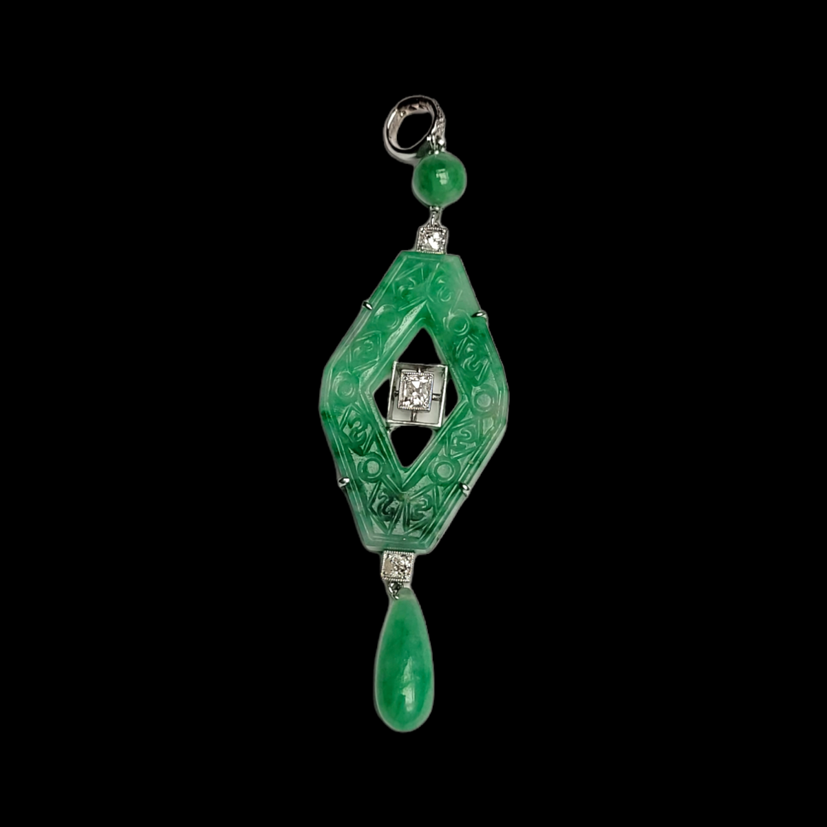 Art deco Jade and diamond pendant