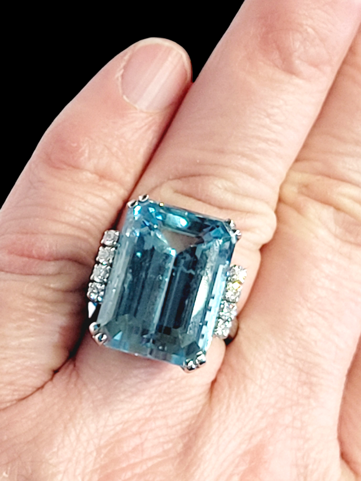 Art deco Aquamarine and diamond ring

SKU: 6323