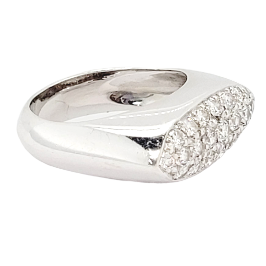 Stylish French pave diamond ring

SKU: 6842