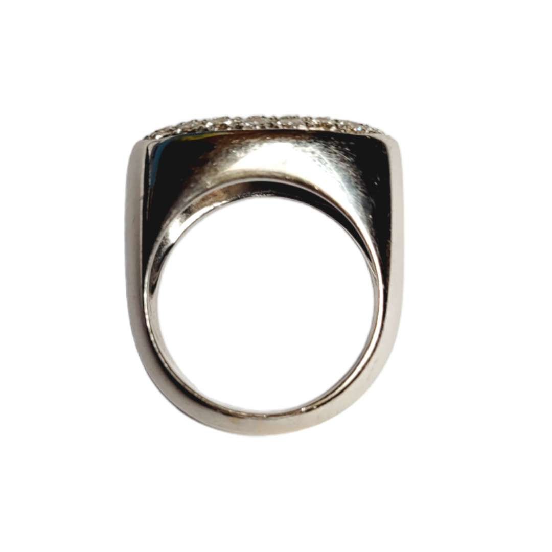 Stylish French pave diamond ring

SKU: 6842