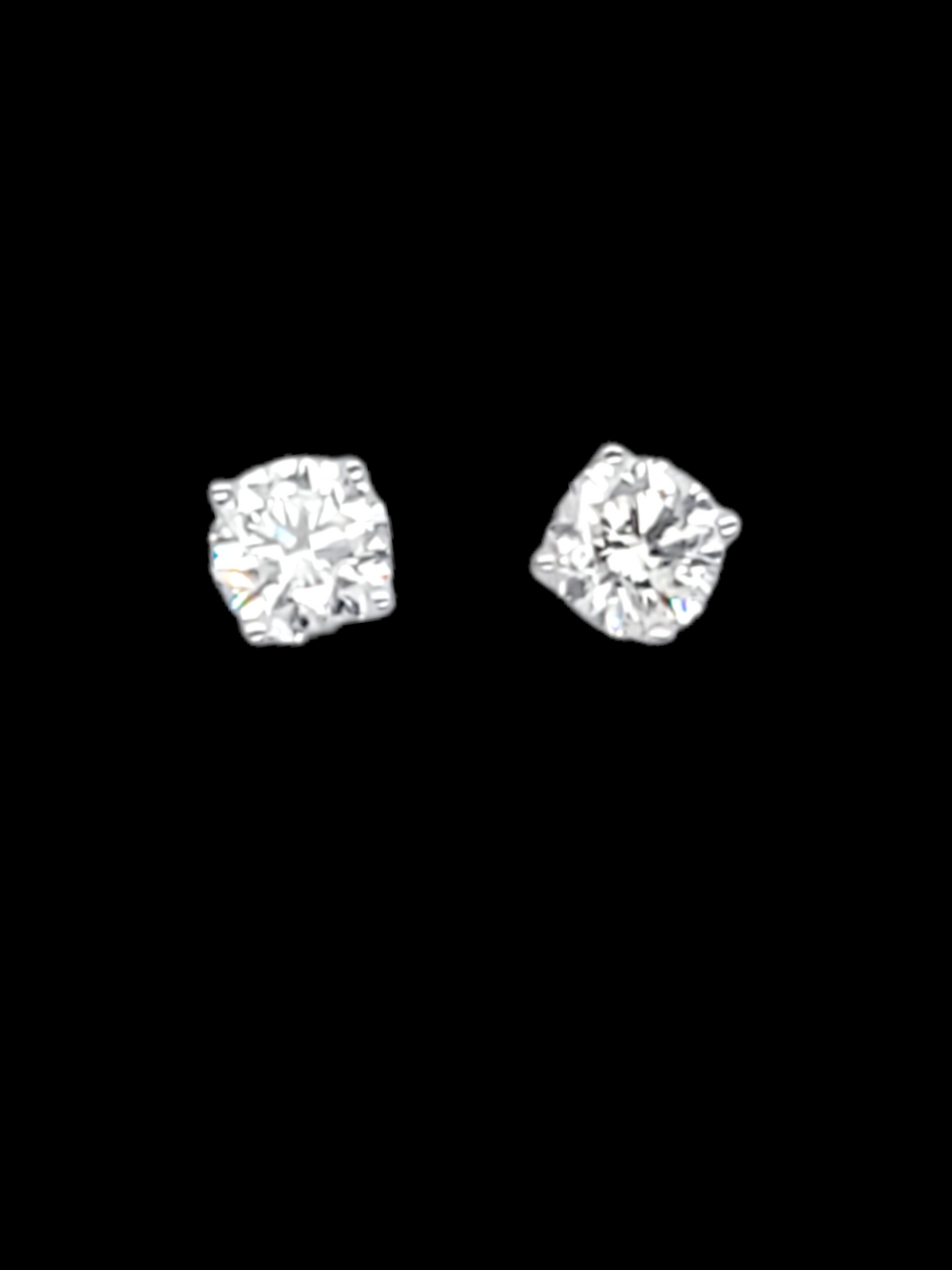 Pair of diamond stud earrings
SKU: 6948