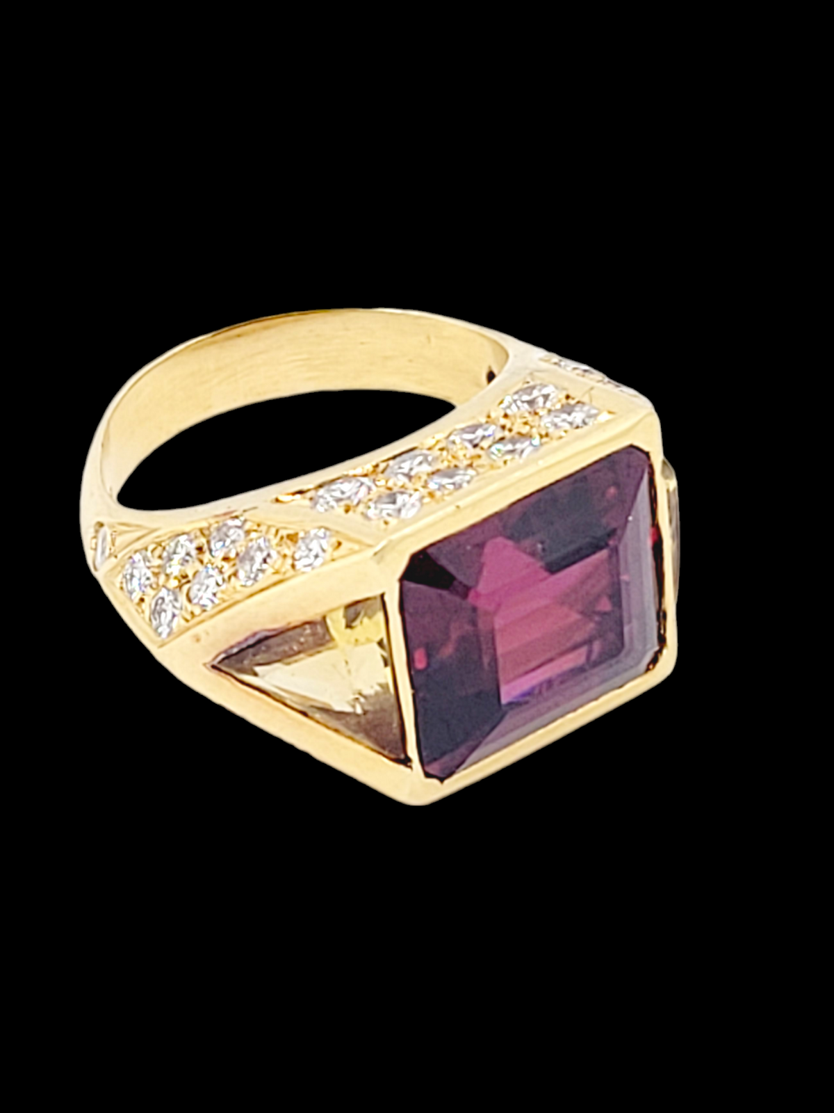 Fine Garnet and diamond cocktail ring by Hammerman Bros. NY
SKU: 7038