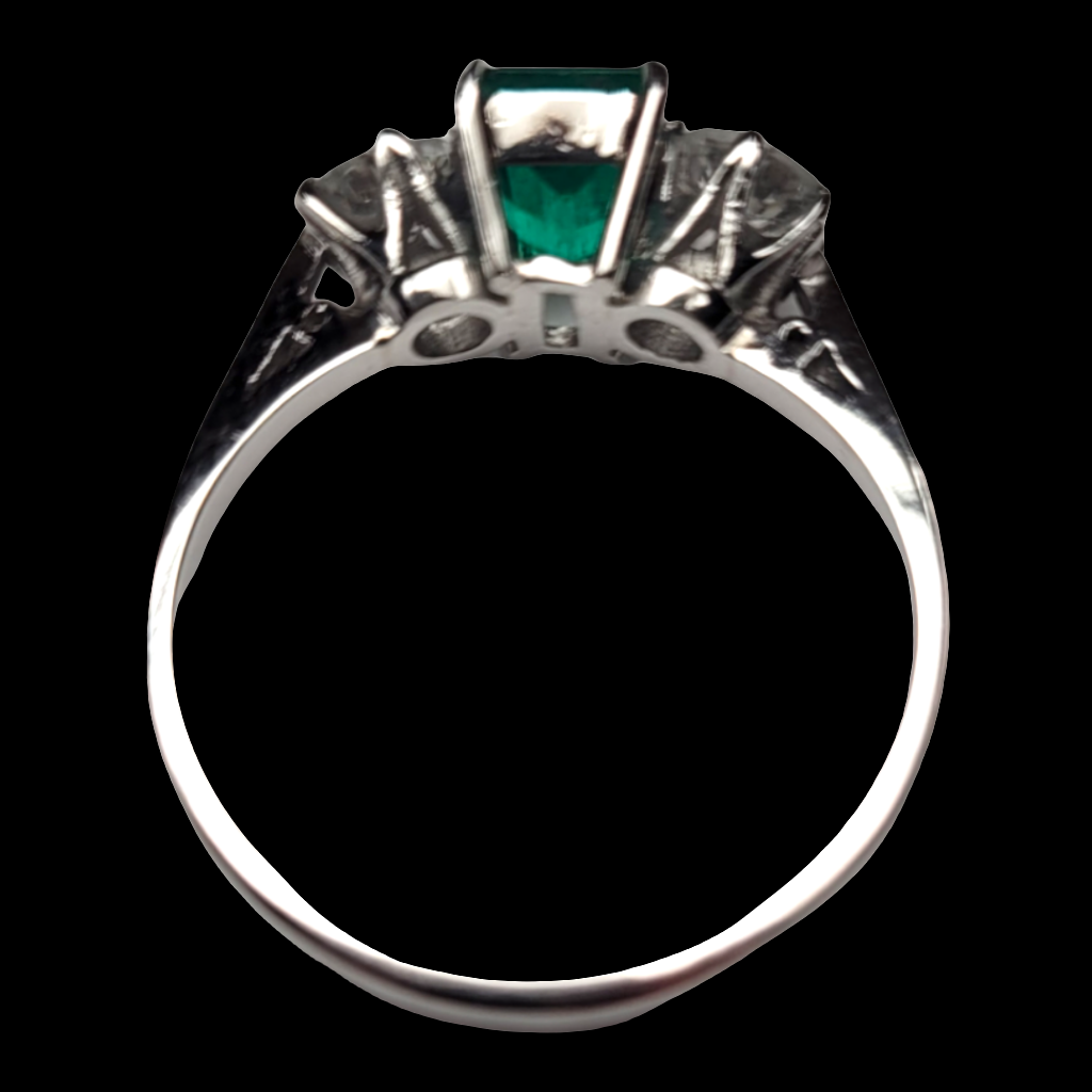 Emerald and diamond engagement ring

SKU: 6437
