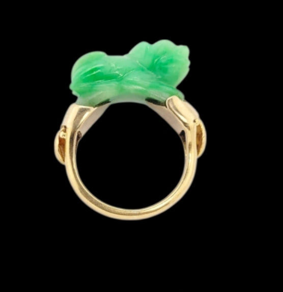 Antique jade and gold ring
SKU: 8329