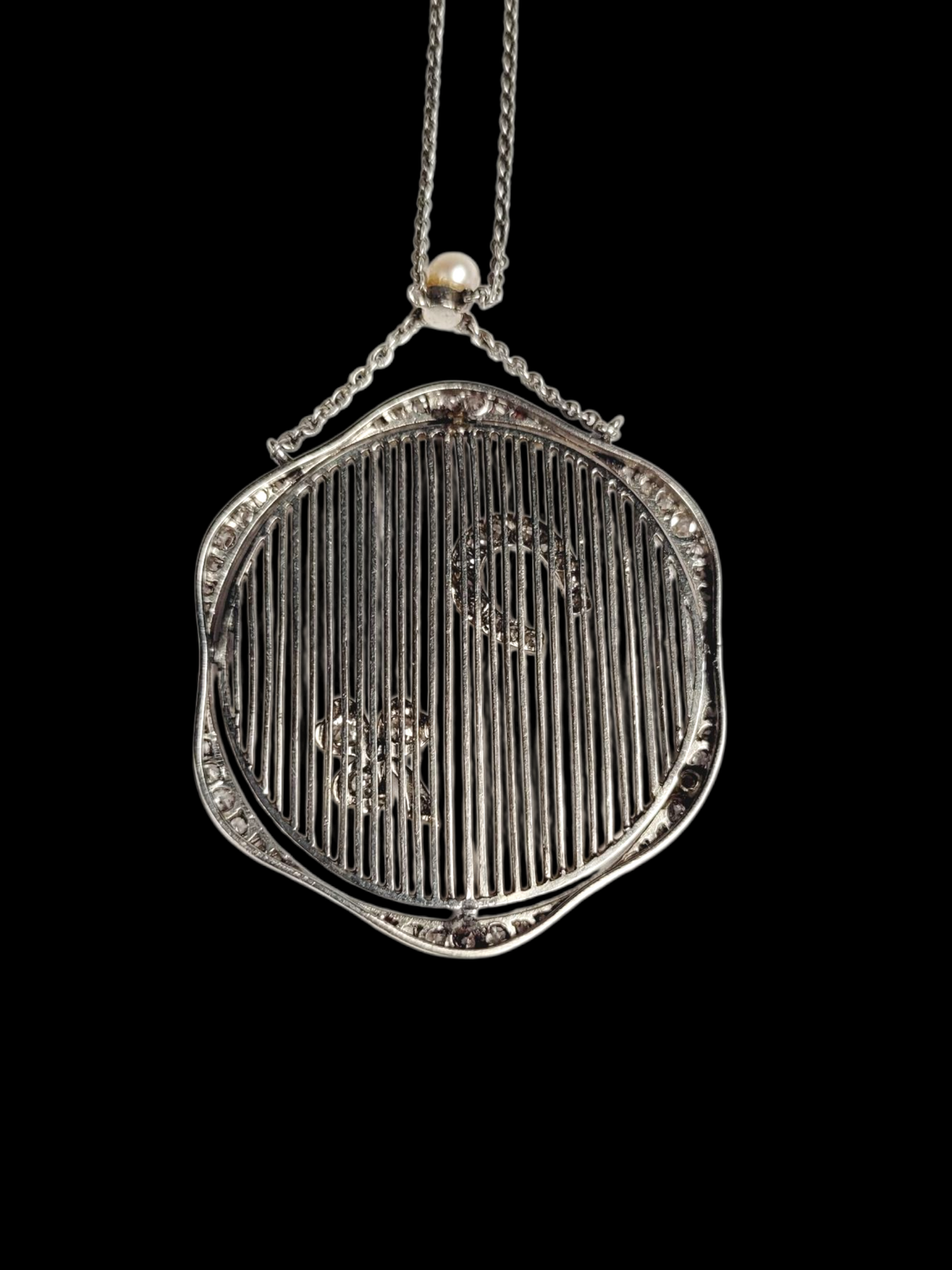 Art deco Lucky charm diamond pendant
SKU: 8209