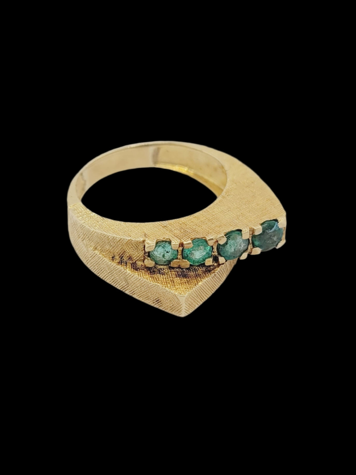 1970s, cool emerald and textured 18ct yellow gold ring sku 8511