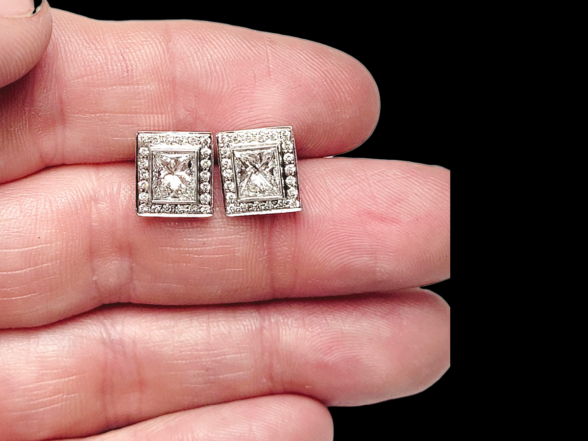 Radiant cut diamond cluster earrings
SKU: 8432