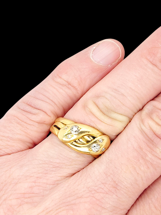 Superb double snake ring ideal for larger finger size
SKU: 8108