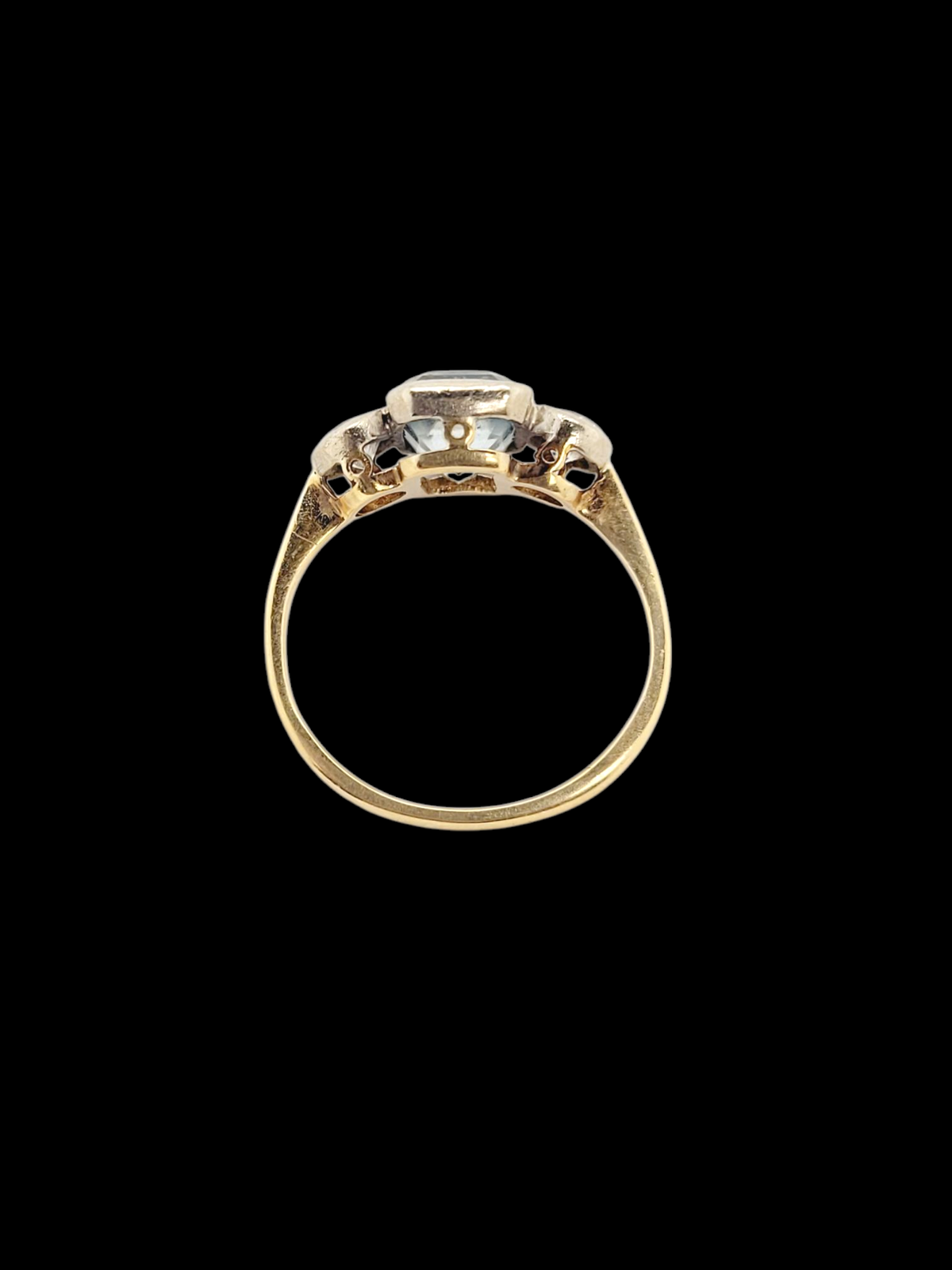 Aquamarine and diamond dress ring
SKU: 8041