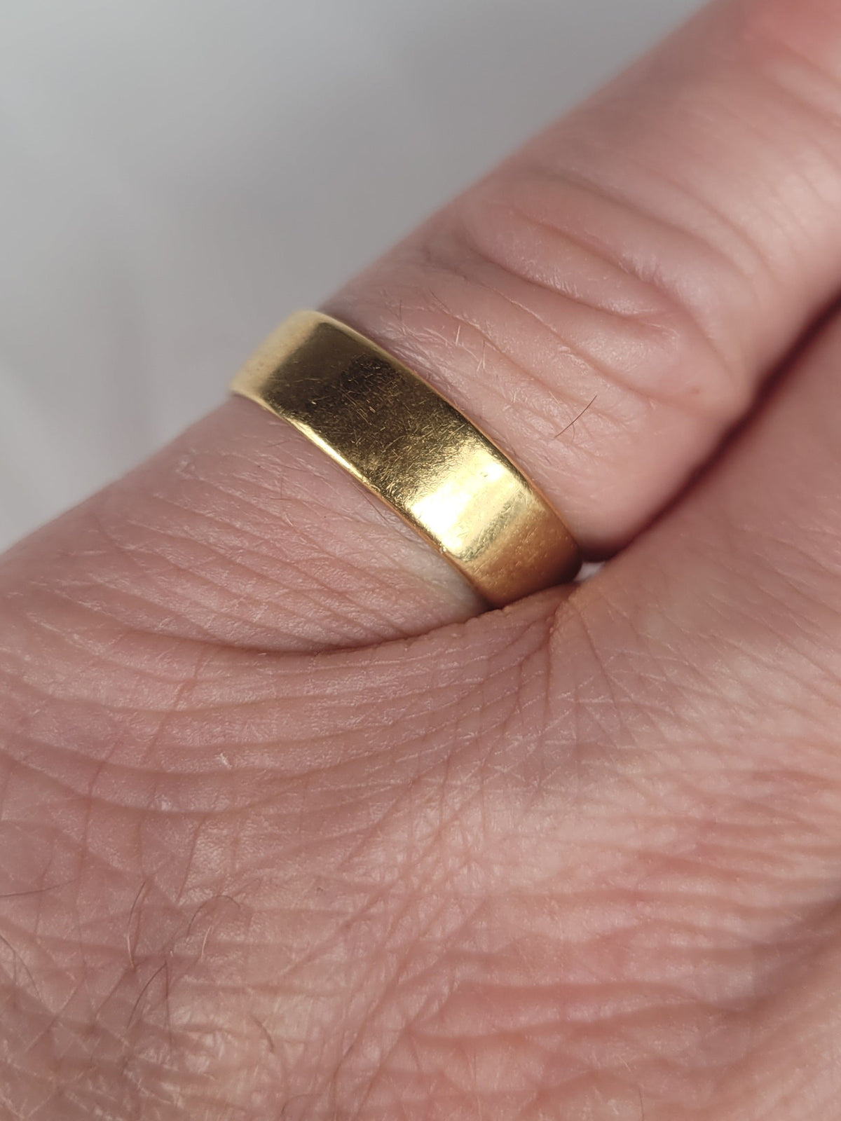 4.8g 22ct gold wedding band