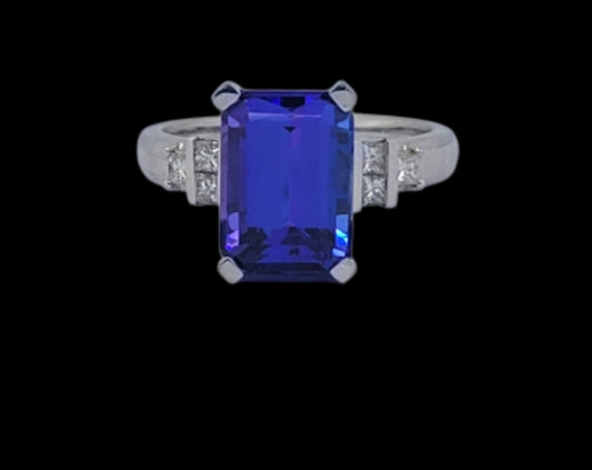 Tanzanite and diamond dress ring
SKU: 8256