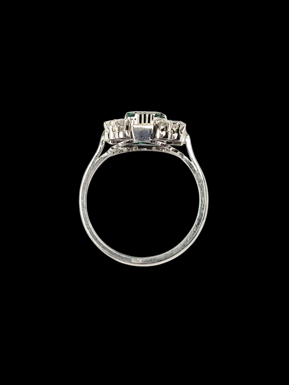 Emerald and diamond geometric engagement ring
SKU: 8055