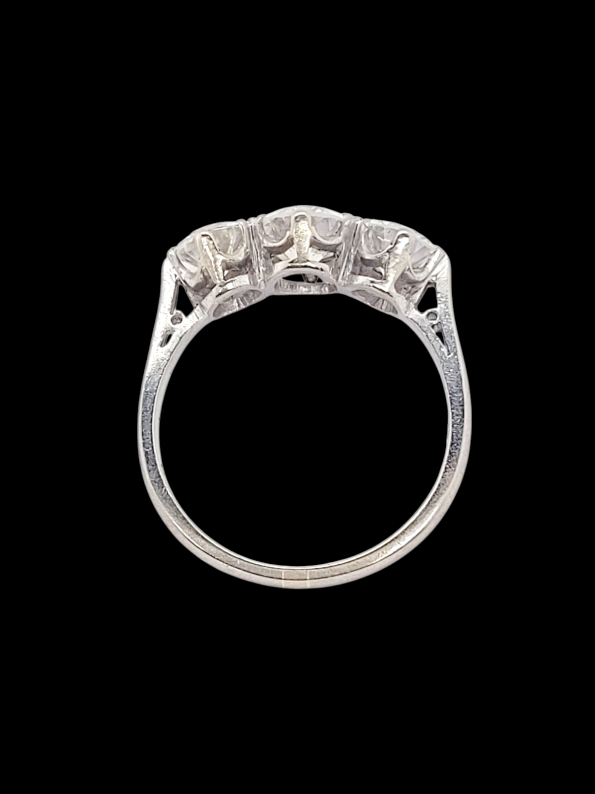Trilogy diamond engagement ring
SKU: 8033